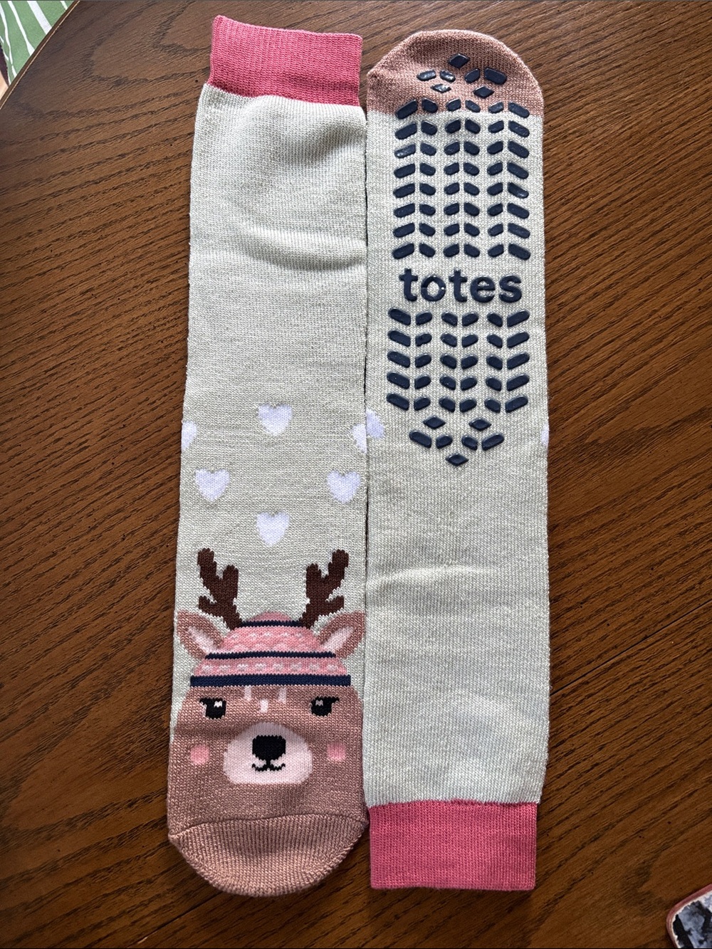 Totes women’s’ grip socks
Cream, Pink and Navy
new, never worn